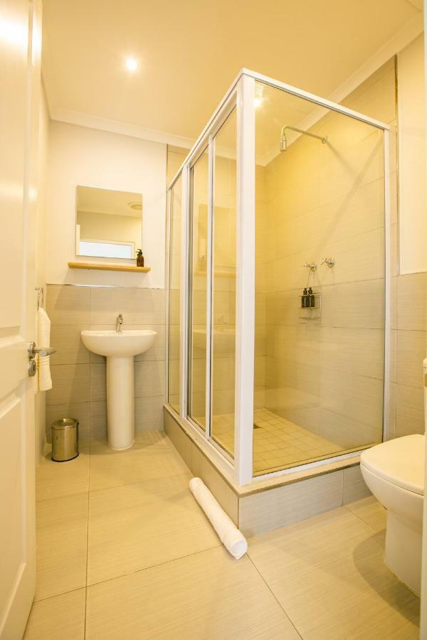 Hout & About Guest House Houtbaai Buitenkant foto